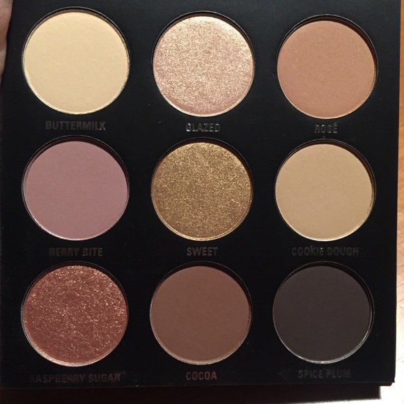 🎉HP🎉 Kylie The Sorta Sweet Eyeshadow Palette - Picture 7 of 13